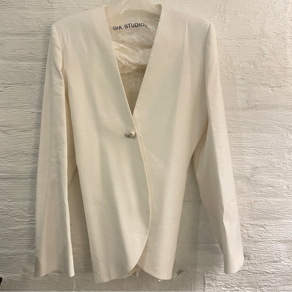 NWT GIA STUDIOS White Linen Blazer with Pearl Button - Picture 6 of 7